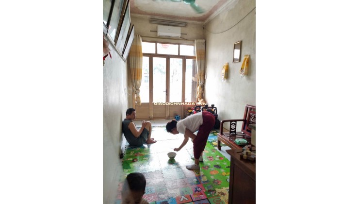 BÁN NHÀ MẶT TIỀN ĐƯỜNG QL1A, DT 43M2 SĐCC 4,5TỶ. LH:0396631136 – 0386663369.