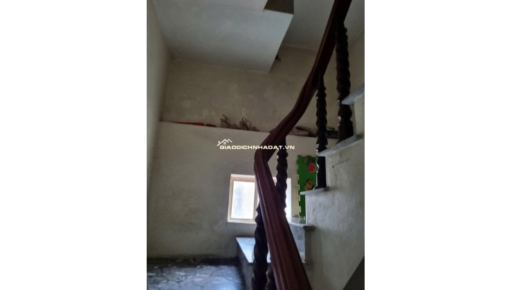 BÁN NHÀ MẶT TIỀN ĐƯỜNG QL1A, DT 43M2 SĐCC 4,5TỶ. LH:0396631136 – 0386663369.