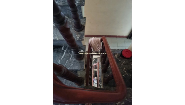 BÁN NHÀ MẶT TIỀN ĐƯỜNG QL1A, DT 43M2 SĐCC 4,5TỶ. LH:0396631136 – 0386663369.