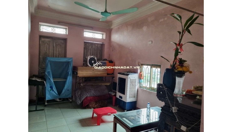BÁN NHÀ MẶT TIỀN ĐƯỜNG QL1A, DT 43M2 SĐCC 4,5TỶ. LH:0396631136 – 0386663369.