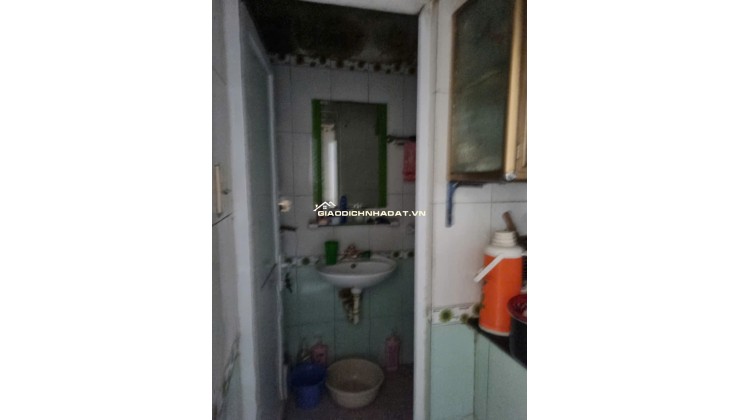 BÁN NHÀ MẶT TIỀN ĐƯỜNG QL1A, DT 43M2 SĐCC 4,5TỶ. LH:0396631136 – 0386663369.