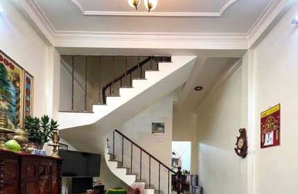 Hẻm xe hơi Trần Phú q5 - 42m2 sổ vuông đẹp - chỉ 8,5 tỷ