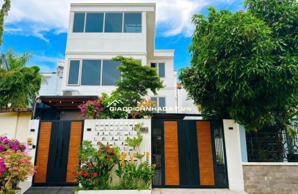 BIỆT THỰ SÂN VƯỜN KHU BỘ CÔNG AN Q7 - 3 TẦNG - 9X17M - 18,5 TỶ. LH:0904523367 (Phương Nhà Nhiều).