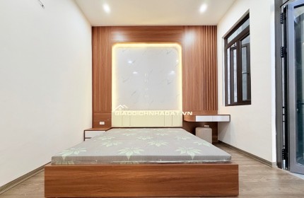 Nhà Cầu Giấy 50m 5 Tầng - Sang xin mịn - Giá Hợp Lý 10.8 tỷ - Trung Tâm Cầu Giấy