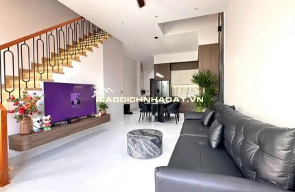 SIÊU PHẨM NHÀ Phố 1 TRỆT 1 LẦU ,GIÁ  2tỷ 650tr DT 100M2_ 3PN _2TOLET