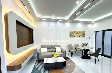 NHÀ ĐẸP SỐ RIÊNG ĐƯỜNG XE HƠI ,  PHÚ THUẬN Q7 (4,2X8 ) 2 TẦNG CHỈ 4 TỶ 380 TR FULL NỘI THẤT