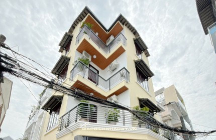 NHÀ GÓC 2 MẶT TIỀN – VỊ TRÍ SIÊU ĐẸP – 9.6 TỶ - HH 1% NHỜ ACE GIỚI THIỆU. LH:0938288389.