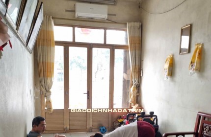 BÁN NHÀ MẶT TIỀN ĐƯỜNG QL1A, DT 43M2 SĐCC 4,5TỶ. LH:0396631136 – 0386663369.