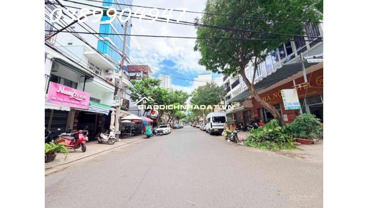 Nhà 2,5 tầng Đường Biệt Thự _ hẻm ô tô thông ] * Cách biển Trần Phú : 300m * Giá : 4,3 tỷ