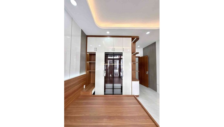 - SIÊU PHẨM ĐẸP LUNG LINH-KHU PHÂN LÔ HẺM XE HƠI NGỦ TRONG NHÀ