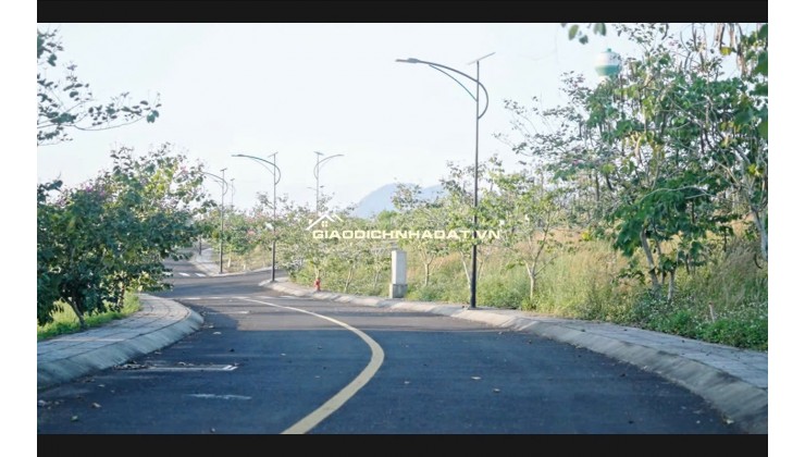 BÁN VILLAS CHUẨN NGHĨ DƯỠNG FULL NỘI THẤT CHỈ 3 TỈ GẦN HỒ NGỌC BẢO LỘC