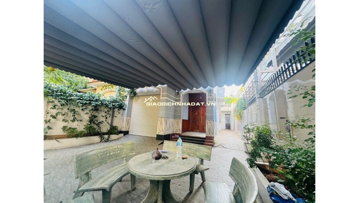 BIỆT THỰ  XẺ KHE KHANG ĐIỀN PHƯỜNG PHƯỚC LONG B, LIỀN KỀ KHU GIA HOÀ - THIÊN LÝ, GARA Ô TÔ TRONG NHÀ,  KHU NHÀ GIÀU QUẬN 9, NỘI THẤT GỖ PƠ MU LIM, SẴN GIA ĐÌNH VÀO Ở - 20.5 TỶ