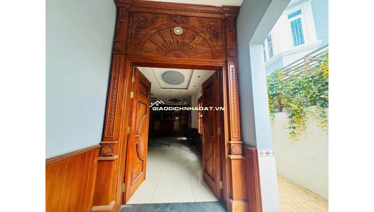 BIỆT THỰ  XẺ KHE KHANG ĐIỀN PHƯỜNG PHƯỚC LONG B, LIỀN KỀ KHU GIA HOÀ - THIÊN LÝ, GARA Ô TÔ TRONG NHÀ,  KHU NHÀ GIÀU QUẬN 9, NỘI THẤT GỖ PƠ MU LIM, SẴN GIA ĐÌNH VÀO Ở - 20.5 TỶ