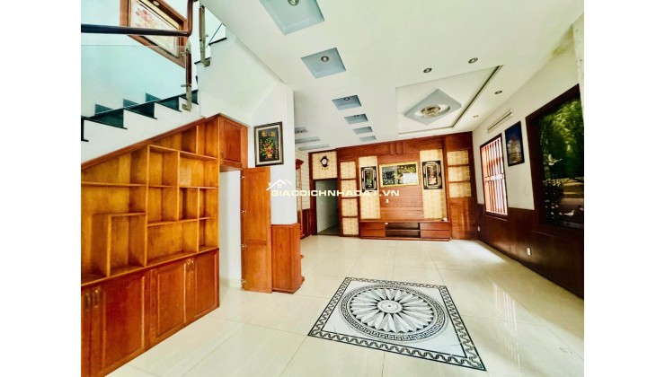 BIỆT THỰ  XẺ KHE KHANG ĐIỀN PHƯỜNG PHƯỚC LONG B, LIỀN KỀ KHU GIA HOÀ - THIÊN LÝ, GARA Ô TÔ TRONG NHÀ,  KHU NHÀ GIÀU QUẬN 9, NỘI THẤT GỖ PƠ MU LIM, SẴN GIA ĐÌNH VÀO Ở - 20.5 TỶ
