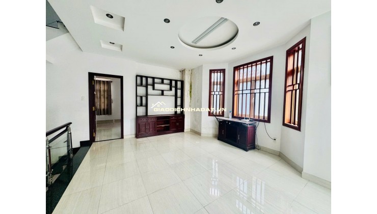 BIỆT THỰ  XẺ KHE KHANG ĐIỀN PHƯỜNG PHƯỚC LONG B, LIỀN KỀ KHU GIA HOÀ - THIÊN LÝ, GARA Ô TÔ TRONG NHÀ,  KHU NHÀ GIÀU QUẬN 9, NỘI THẤT GỖ PƠ MU LIM, SẴN GIA ĐÌNH VÀO Ở - 20.5 TỶ