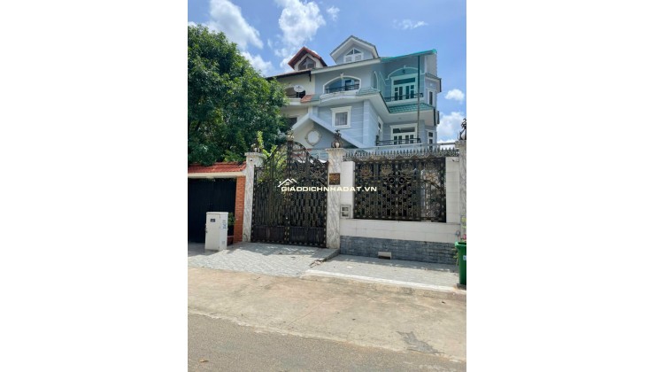 BIỆT THỰ  XẺ KHE KHANG ĐIỀN PHƯỜNG PHƯỚC LONG B, LIỀN KỀ KHU GIA HOÀ - THIÊN LÝ, GARA Ô TÔ TRONG NHÀ,  KHU NHÀ GIÀU QUẬN 9, NỘI THẤT GỖ PƠ MU LIM, SẴN GIA ĐÌNH VÀO Ở - 20.5 TỶ