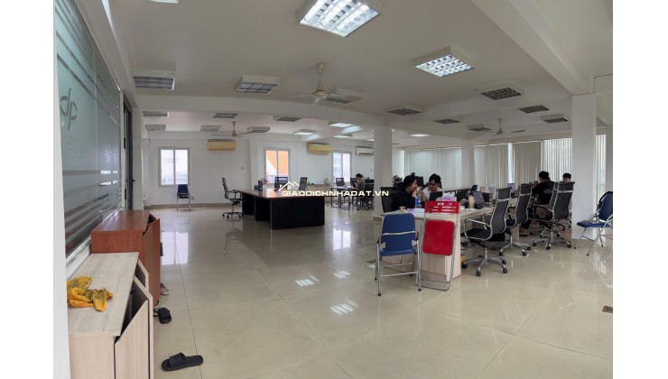 Văn phòng gần sân bay với 176m2 mỗi tầng, tìm đâu xa tại trung tâm Tân Bình