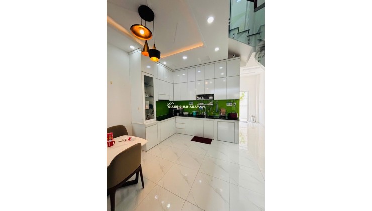 BÁN NHÀ KDC GIA HÒA BÌNH HƯNG, GẦN CÁC TRƯỜNG ĐẠI HỌC, 100M2, 3 TẦNG, GIÁ 5,99TỶ