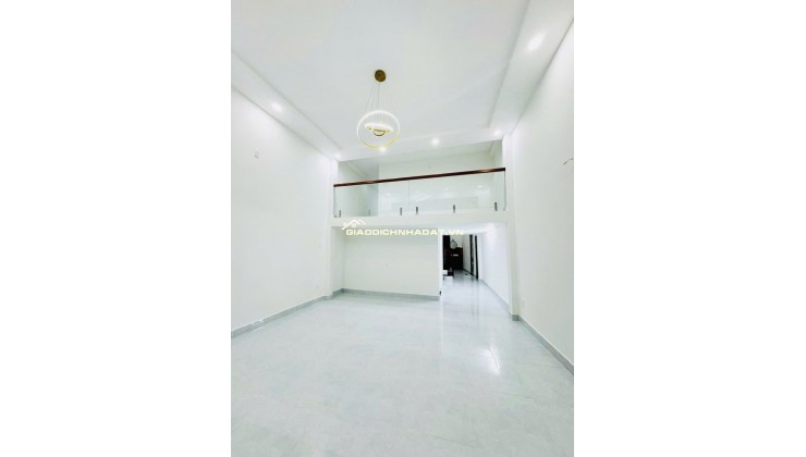 Bán nhà Q10 Cách mạng tháng 8 ngang 6m 4 tầng 95m2: 8,9 tỷ. Trí 0967638168