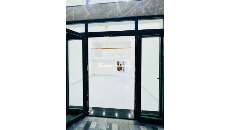 Bán nhà Q10 Cách mạng tháng 8 ngang 6m 4 tầng 95m2: 8,9 tỷ. Trí 0967638168