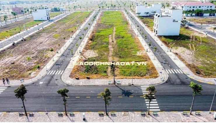 Cần bán gấp lô đất 70m2, Phước Hòa, sổ sẵn, hỗ trợ bank