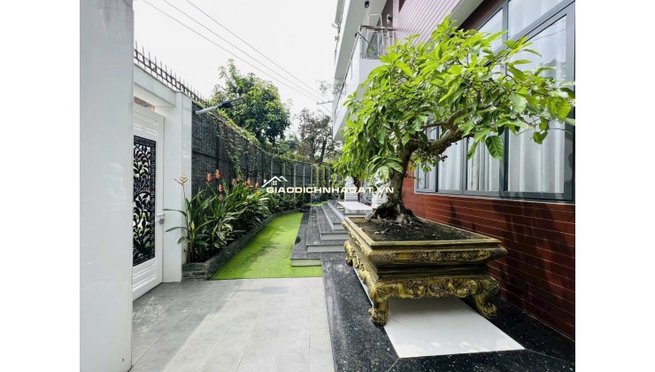  Bán Biệt Thự Cao Cấp gần KDL Bến Xưa với 700m² Sử Dụng , Hầm Xe - 5PN | Giá Thương Lượng