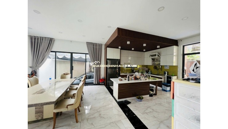  Bán Biệt Thự Cao Cấp gần KDL Bến Xưa với 700m² Sử Dụng , Hầm Xe - 5PN | Giá Thương Lượng