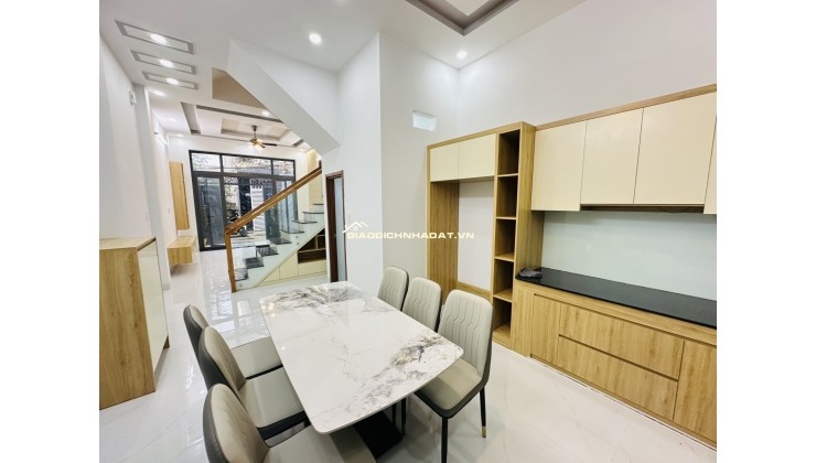 LÒ LU NHÀ MỚI LUNG LINH – 3 TẦNG – 4 PHÒNG NGỦ – HẺM XE HƠI – VỊ TRÍ CỰC ĐỈNH 3 CĂN RA MẶT TIỀN LÒ LU
