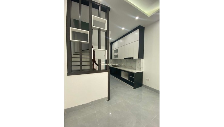 Nhà Đẹp Giang Xá Trôi 32m - 5 Tầng ô tô 50m - Không Quy Hoạch 4ty7