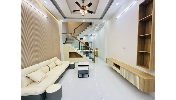 LÒ LU NHÀ MỚI LUNG LINH – 3 TẦNG – 4 PHÒNG NGỦ – HẺM XE HƠI – VỊ TRÍ CỰC ĐỈNH 3 CĂN RA MẶT TIỀN LÒ LU