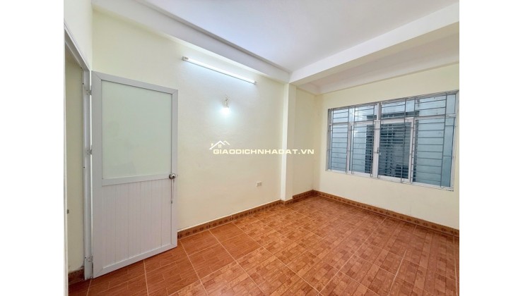Nhà Đẹp Phạm Văn Đồng Có Thể Cải Tạo Hoặc Đập đi Xây Lại 40 - 3 tầng - 7 ty25 sổ đỏ ko quy hoạch