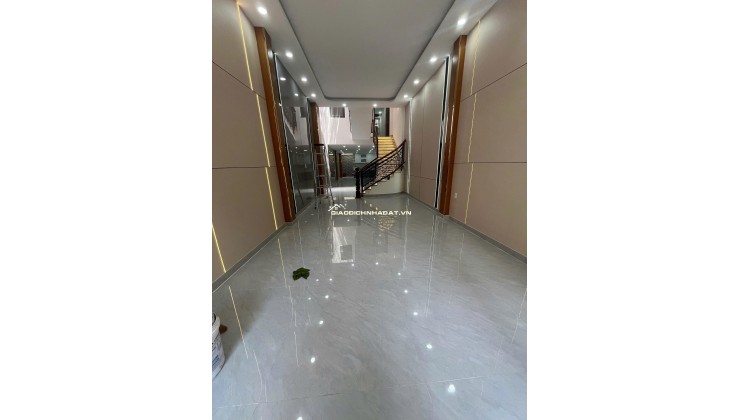 Bán gấp Nhà Mặt Tiền Đường Trần Hưng Đạo Quận Tân Phú - 98m2 Giá Tốt