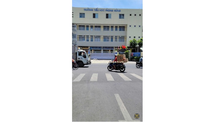 Bán nhà cấp 4 suốt có 1 gác gỗ ngay trung tâm Đầm Sen Q11