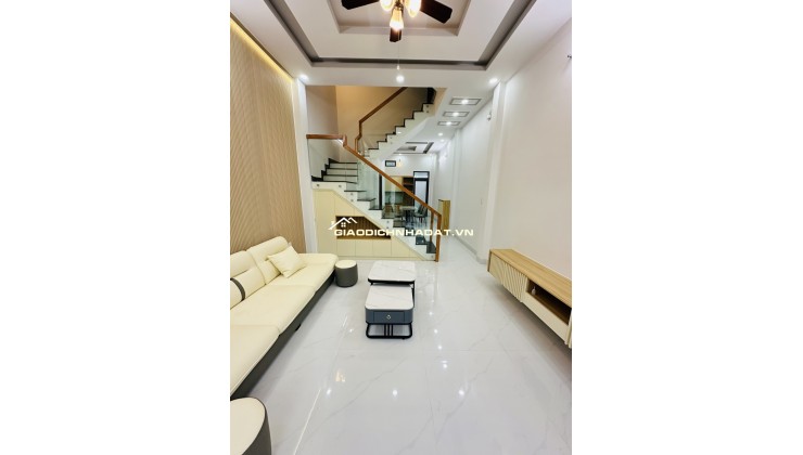 LÒ LU NHÀ MỚI LUNG LINH – 3 TẦNG – 4 PHÒNG NGỦ – HẺM XE HƠI – VỊ TRÍ CỰC ĐỈNH 3 CĂN RA MẶT TIỀN LÒ LU