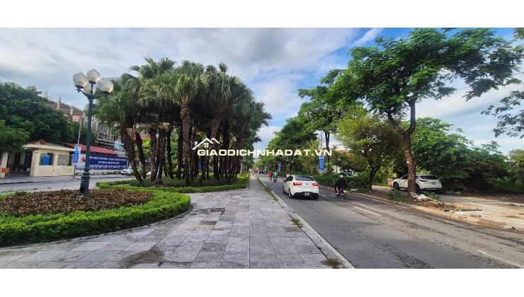 Chính chủ bán nhà mặt phố Nguyễn Cơ Thạch 45mv SĐCC LH:0969148973.