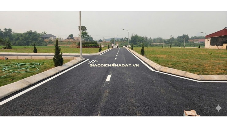 Bán lô đất hơn 200t mặt đường nhựa ápfan tại Lạc Thủy Hòa Bình