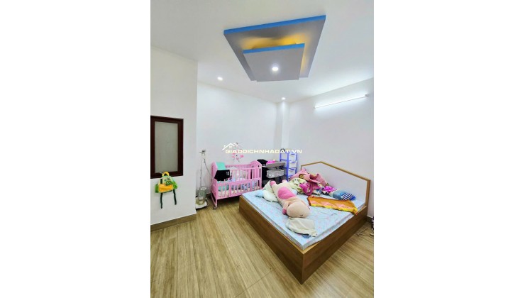  NHÀ PHỐ 53M2, 3 TẦNG, HOÀN CÔNG ĐỦ, ĐƯỜNG Ô TÔ, GẦN CHỢ LONG TRƯỜNG  5 TỶ