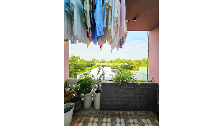  NHÀ PHỐ 53M2, 3 TẦNG, HOÀN CÔNG ĐỦ, ĐƯỜNG Ô TÔ, GẦN CHỢ LONG TRƯỜNG  5 TỶ