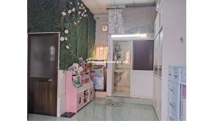 MẶT TIỀN HẺM 8M KINH DOANH - SÁT CẦU NGUYỄN VĂN CỪ - GIÁP Q1, Q5