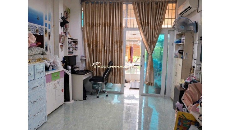 MẶT TIỀN HẺM 8M KINH DOANH - SÁT CẦU NGUYỄN VĂN CỪ - GIÁP Q1, Q5