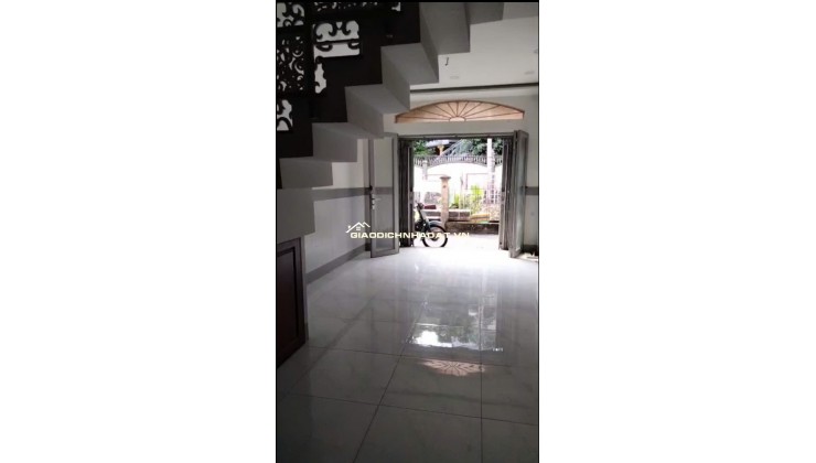CHO THUÊ NHÀ NGUYÊN CĂN 1 LẦU MT ĐƯỜNG RAY XE LỬA PHÚ NHUẬN LH:0707569412