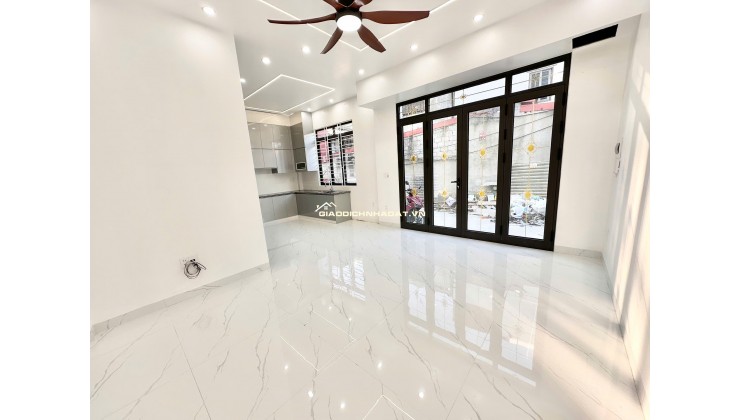 Nhà Đồng Hoà Kiến An ô tô đỗ cửa 4 tầng giá chỉ 3,05 tỷ ngay trung tâm