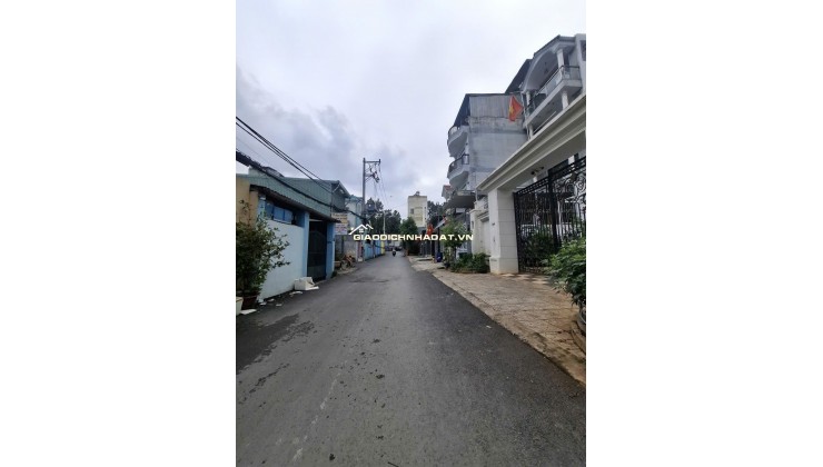 ĐÌNH  PHONG PHÚ CHỈ 3 TỶ 999 – NHÀ 2 TẦNG, HẺM XE TẢI - Ô TÔ NGỦ TRONG NHÀ – 100M² (5×20)