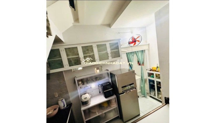 Nhà 2 mặt thoáng 2 tầng - hoàn công đủ - ngang 5.8. lh:0966856870