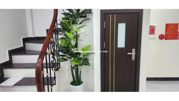BÁN NHÀ 7 TẦNG, GÓC 3 MẶT ĐƯỜNG, SỐ 4 NGÕ 521 NGUYỄN TRÃI. LH:0393111533 HOẶC 0934306688.