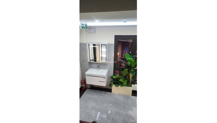 BÁN NHÀ 7 TẦNG, GÓC 3 MẶT ĐƯỜNG, SỐ 4 NGÕ 521 NGUYỄN TRÃI. LH:0393111533 HOẶC 0934306688.