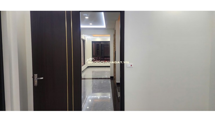 BÁN NHÀ 7 TẦNG, GÓC 3 MẶT ĐƯỜNG, SỐ 4 NGÕ 521 NGUYỄN TRÃI. LH:0393111533 HOẶC 0934306688.