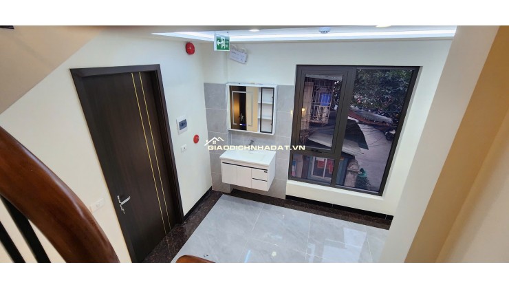BÁN NHÀ 7 TẦNG, GÓC 3 MẶT ĐƯỜNG, SỐ 4 NGÕ 521 NGUYỄN TRÃI. LH:0393111533 HOẶC 0934306688.
