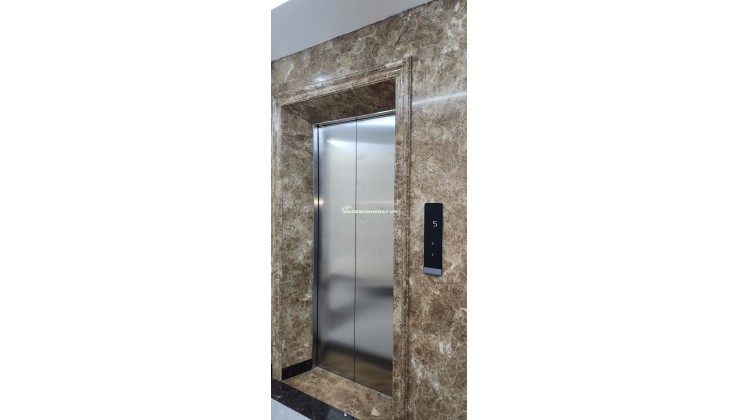 BÁN NHÀ 7 TẦNG, GÓC 3 MẶT ĐƯỜNG, SỐ 4 NGÕ 521 NGUYỄN TRÃI. LH:0393111533 HOẶC 0934306688.
