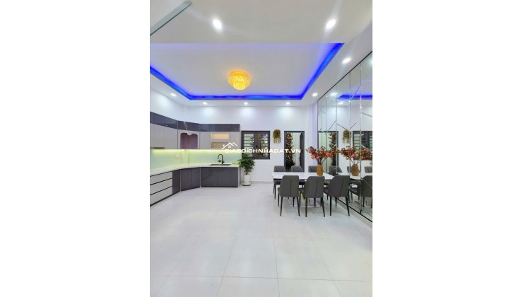 BÁN NHÀ KĐT 5 SAO CÁCH CHỢ BÌNH CHÁNH CHỈ 2KM (5,5 X 15) CHỈ 4.5 TỶ. LH:0908815596